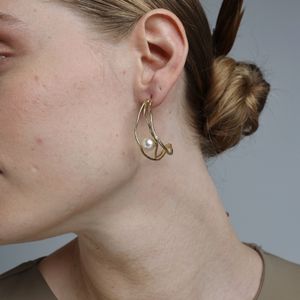2. Orecchini Luna hoop oro