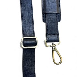 3. Cinghia tracolla con imbottitura Nero