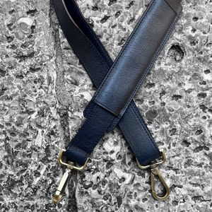 2. Cinghia tracolla con imbottitura Nero
