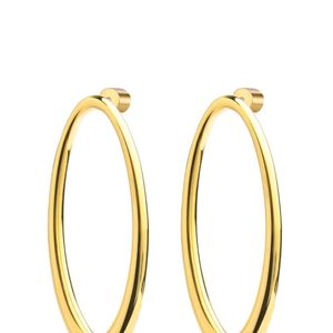 4. Oval ring earrings gold