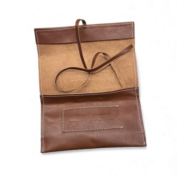 1. Porta tabacco con laccio Marrone BRASS Workshop ptl03