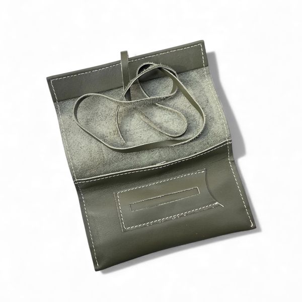 1. Porta tabacco con laccio Verdone BRASS Workshop ptl03