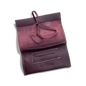 1. Porta tabacco con laccio Bordeaux