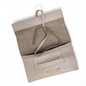2. Porta tabacco con laccio Grigio