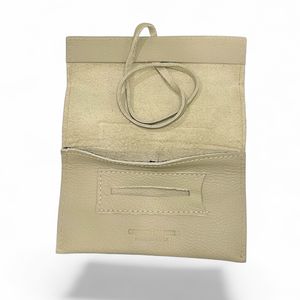 1. Porta tabacco laccio Beige