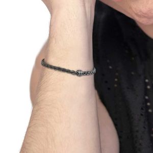 1. Bracciale catena serpentina nero