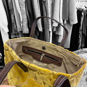 1. Borsa piccola jumbo foglie Senape