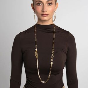 2. Swoon chanel necklace gold