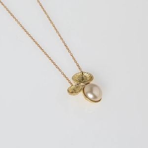1. Sila necklace gold