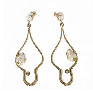 2. Luna earrings gold
