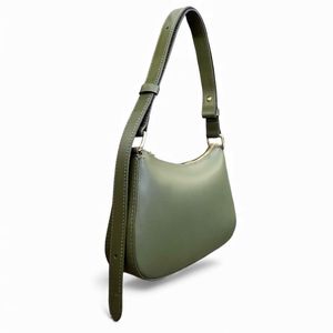2. Borsa piccola a spalla verde