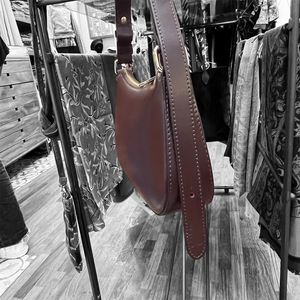 2. Borsa piccola a spalla bordeaux