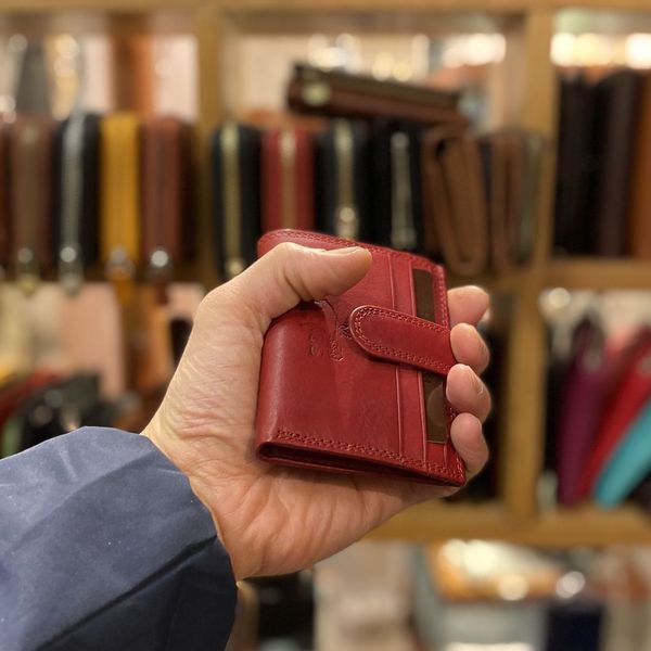 4. Wallets and cards Red BRASS Workshop pop-8567