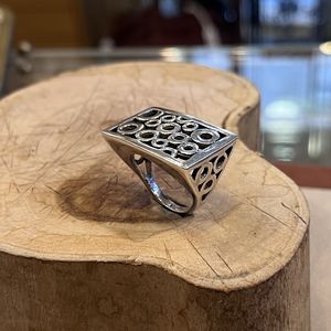 3. Round geometric ring silver gray