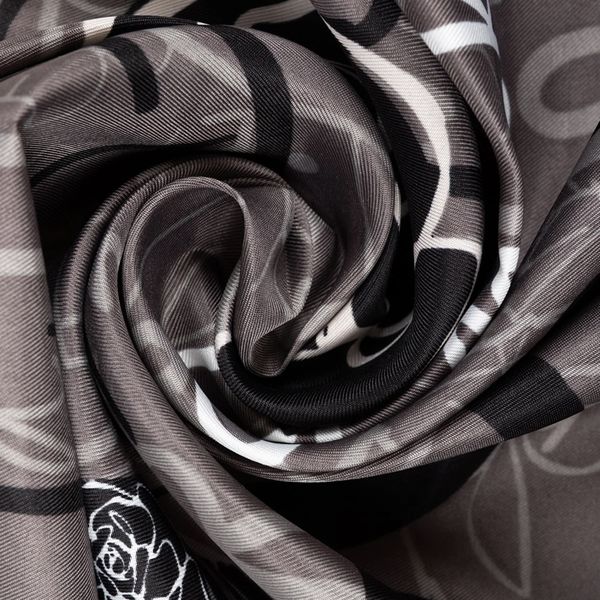 1. Nature square scarf black Anekke 41480-314