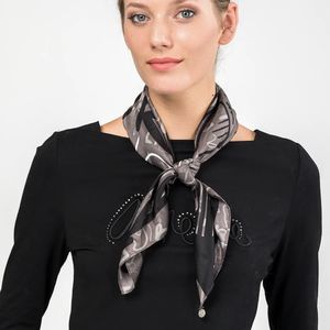 3. Nature square scarf black