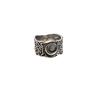 2. Moon Band Ring silver gray
