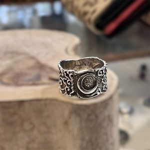 1. Moon Band Ring silver gray