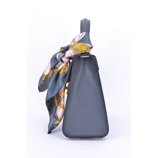 3. Borsa in pelle con foulard incluso Grigio