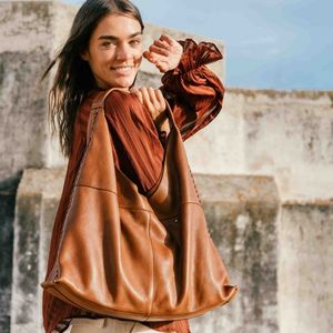 2. Stockton shoulder bag brown