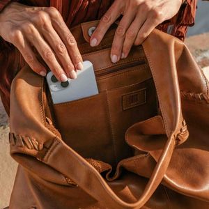 3. Stockton shoulder bag brown