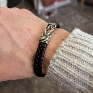 3. Bracciale “nodo piano” nero