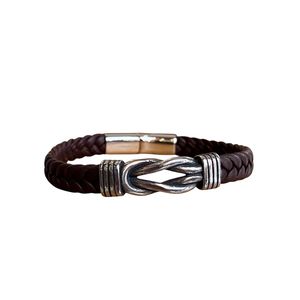 1. “Reef knot” bracelet brown