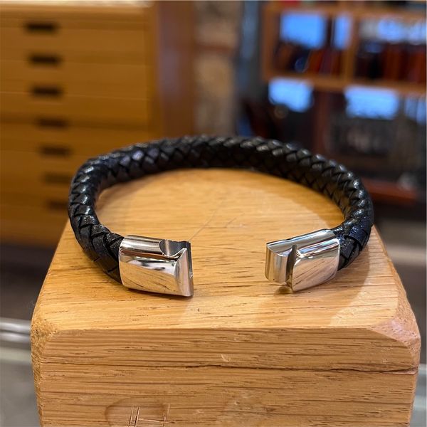 2. Bracciale intreccio piatto Nero BRASS Workshop brp2